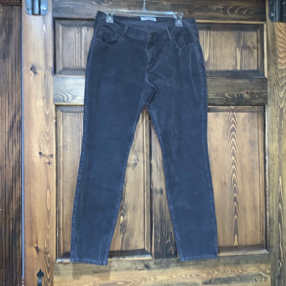 EUC Old Navy Rockstar size 14 dark gray corduroy jean